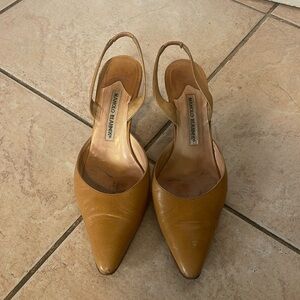 Vintage Manolo Blahnik Kitten Heel Tan/Mustard